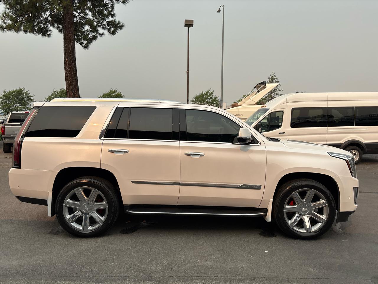 Cadillac Escalade 4WD 4dr Luxury 2017