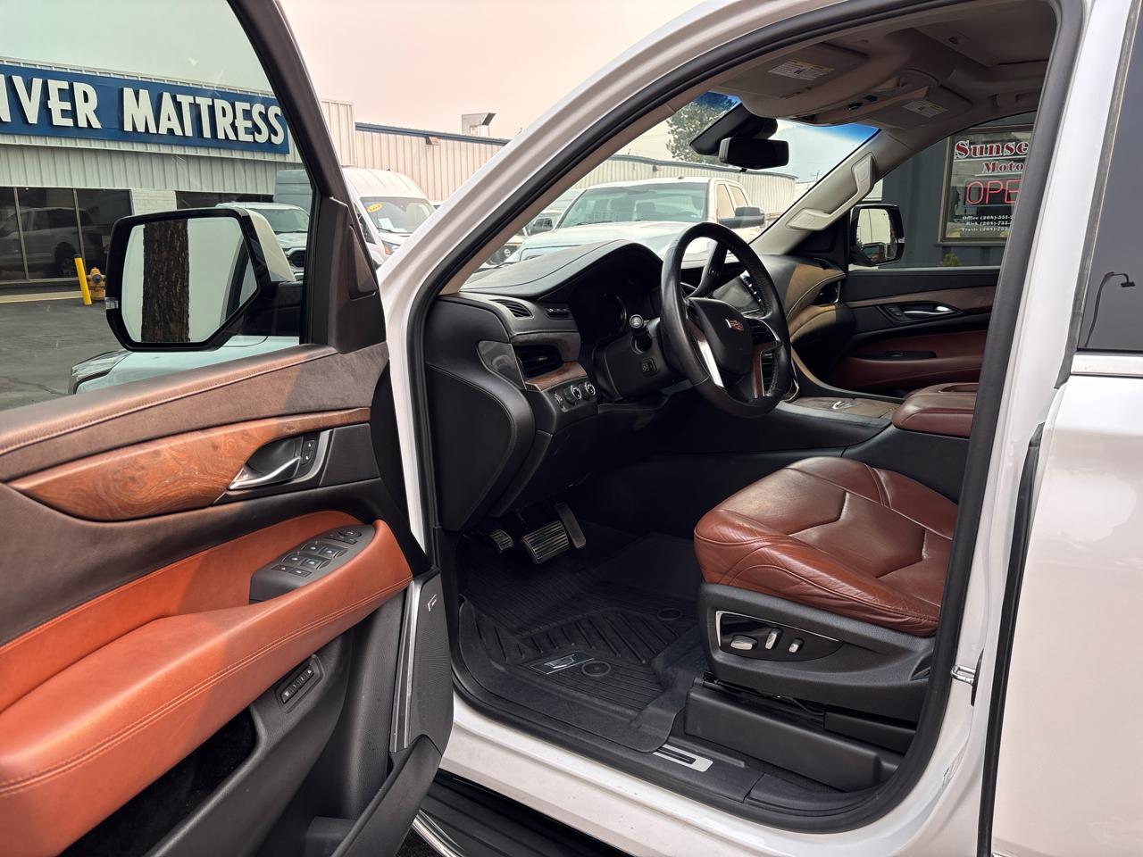 Cadillac Escalade 4WD 4dr Luxury 2017