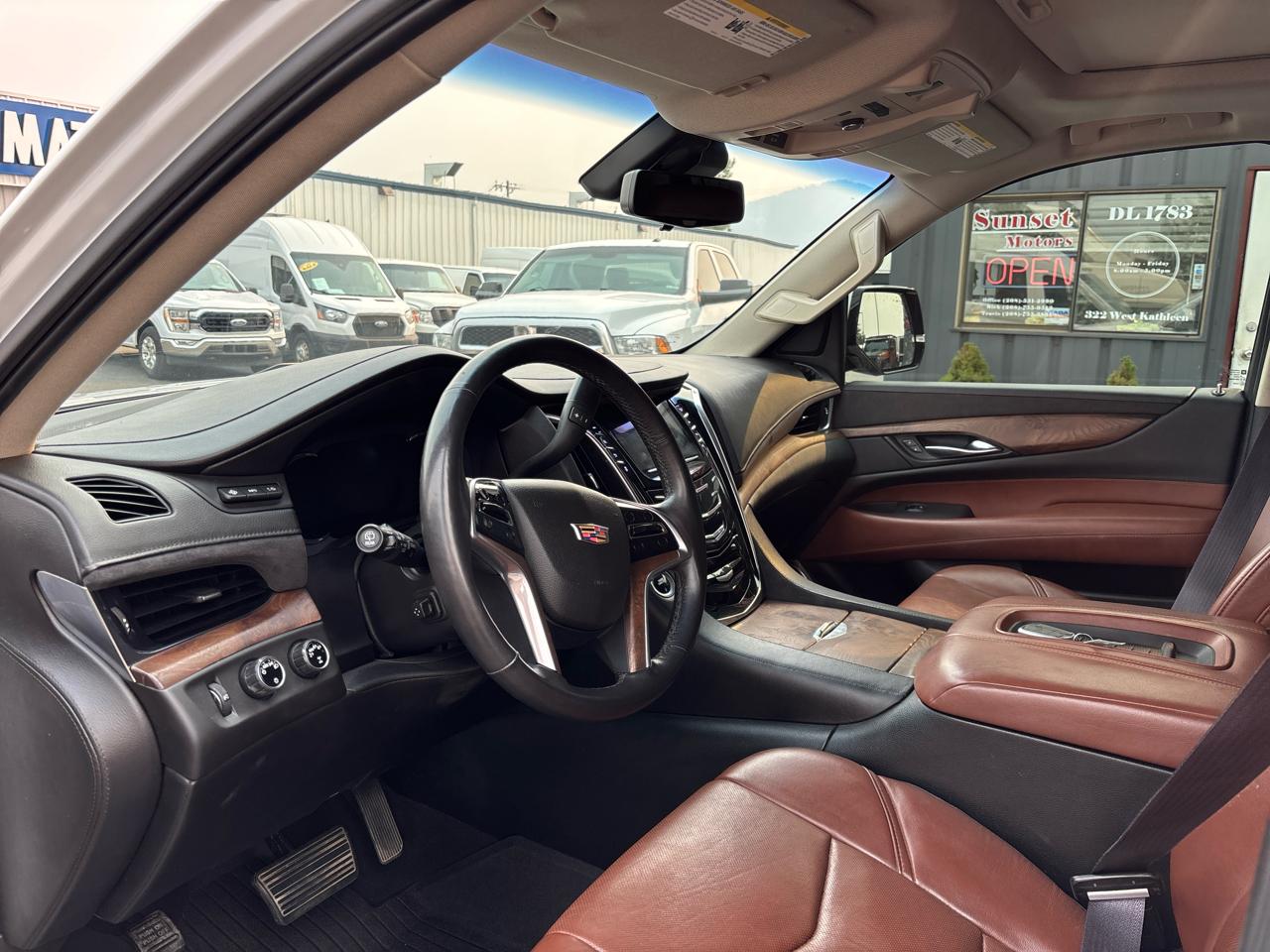 Cadillac Escalade 4WD 4dr Luxury 2017