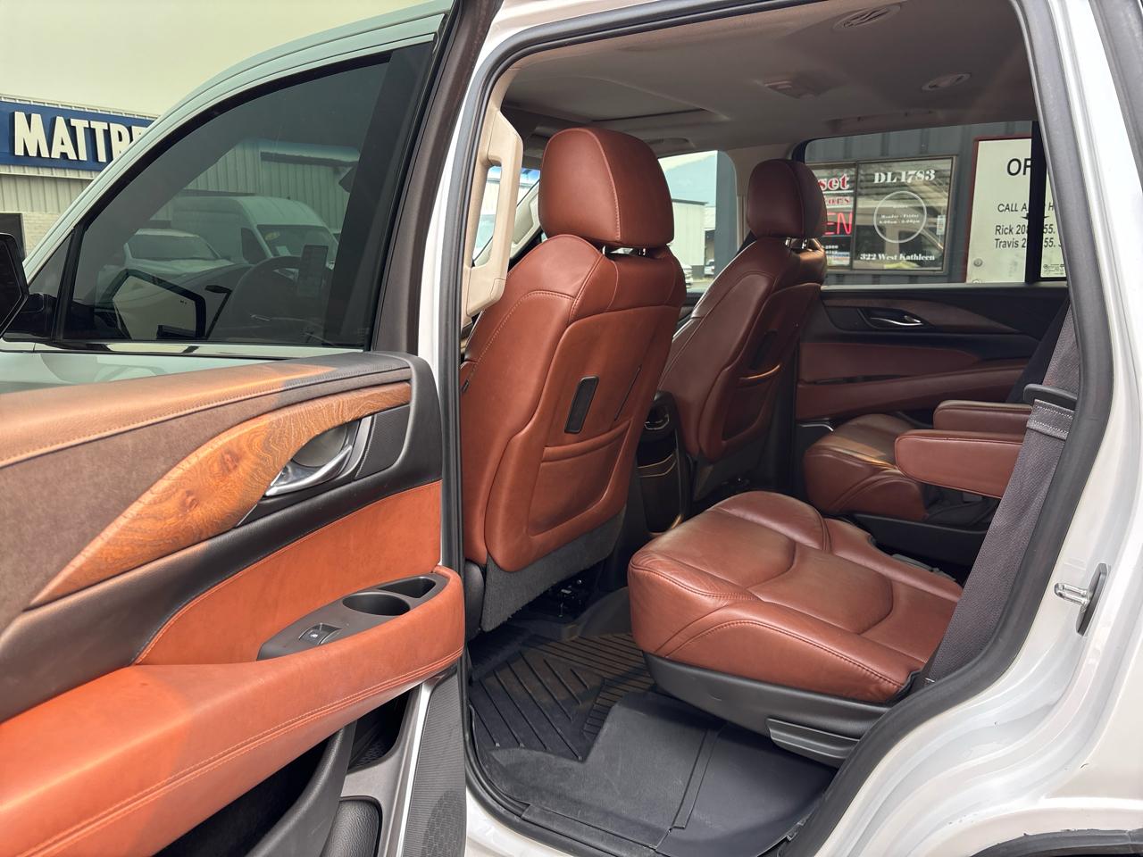 Cadillac Escalade 4WD 4dr Luxury 2017