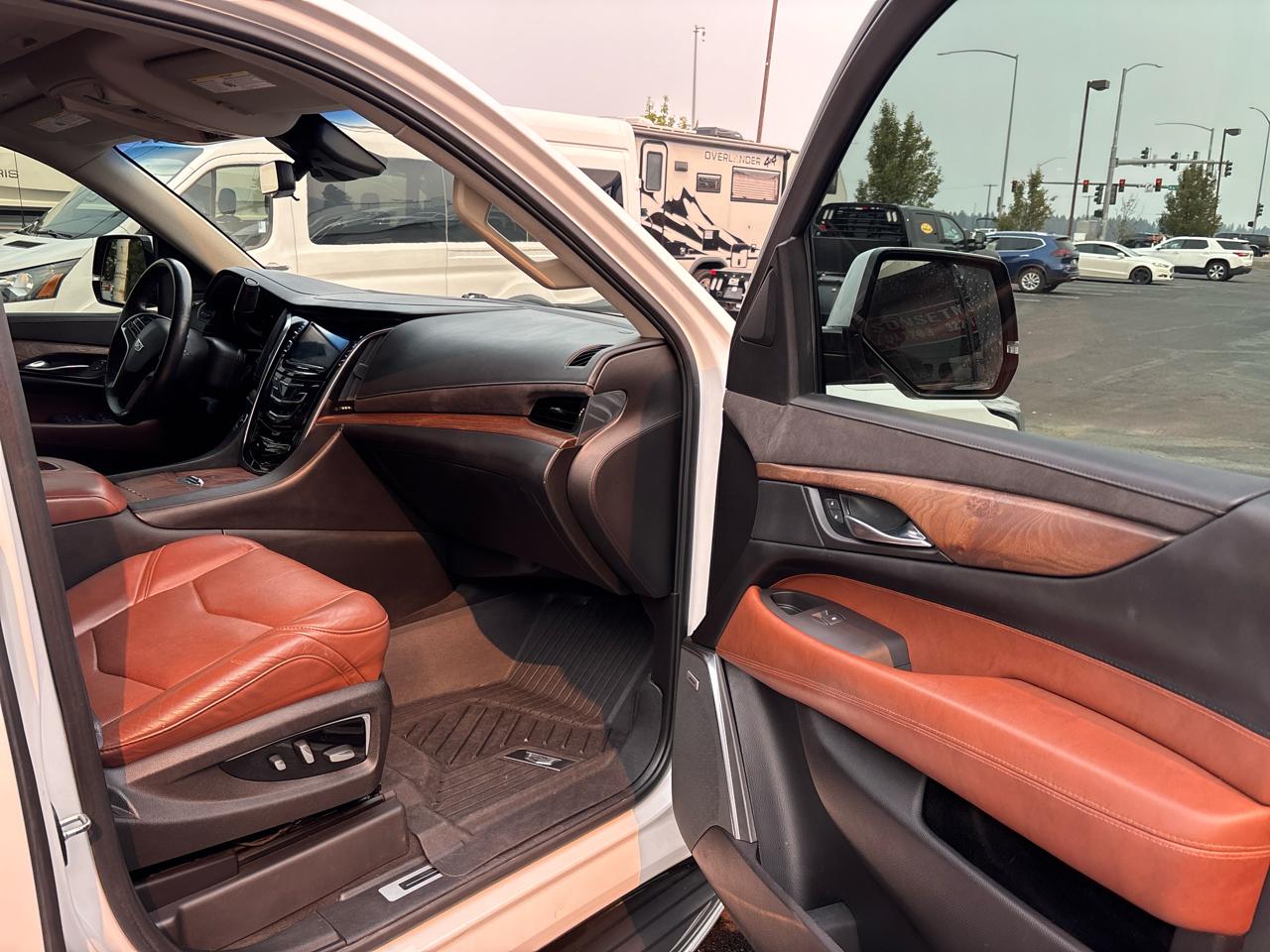 Cadillac Escalade 4WD 4dr Luxury 2017