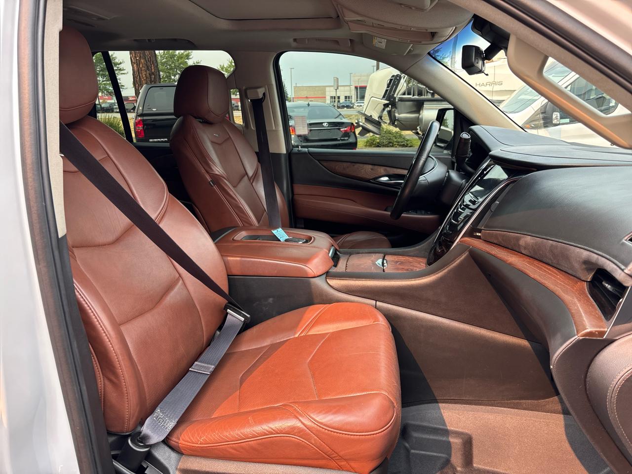 Cadillac Escalade 4WD 4dr Luxury 2017