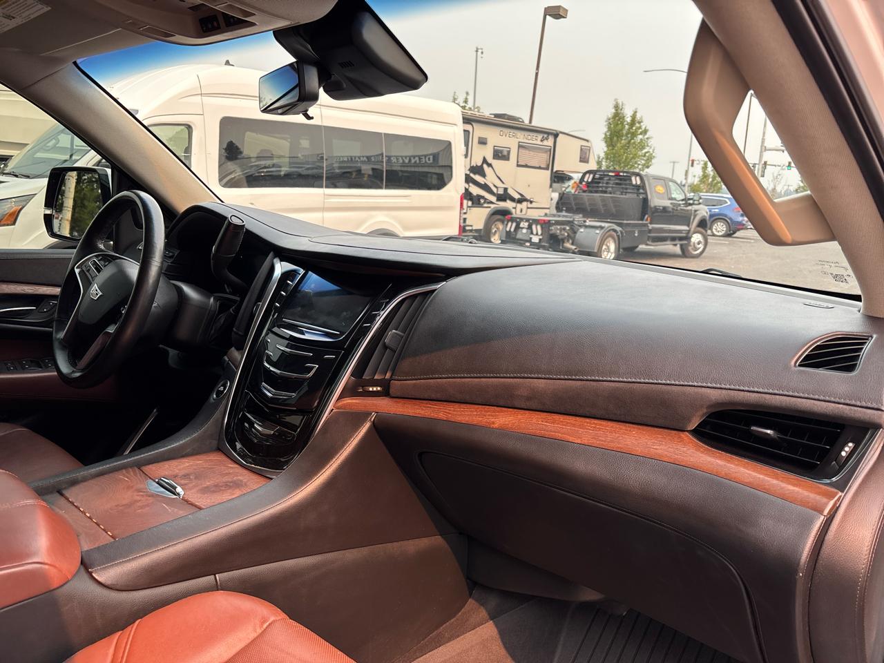 Cadillac Escalade 4WD 4dr Luxury 2017