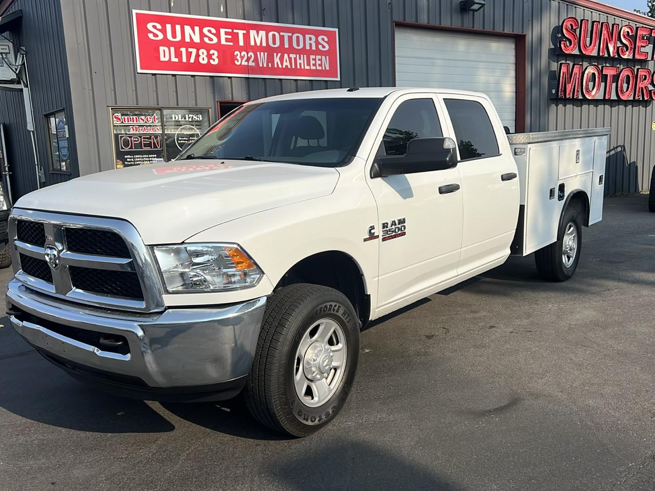 RAM 3500 Tradesman 4x4 Crew Cab 8' Box 2018
