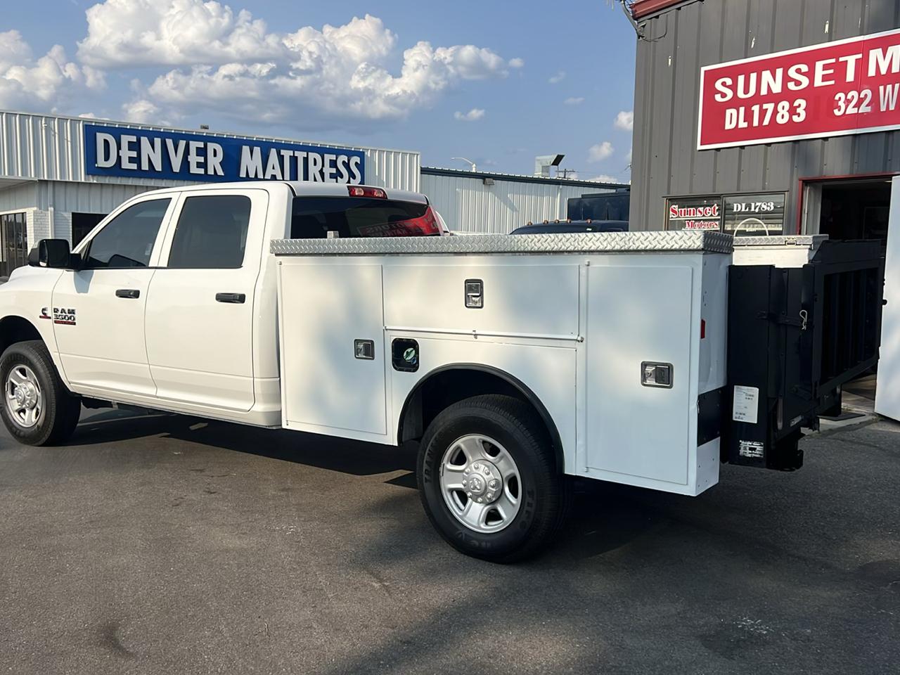 RAM 3500 Tradesman 4x4 Crew Cab 8' Box 2018