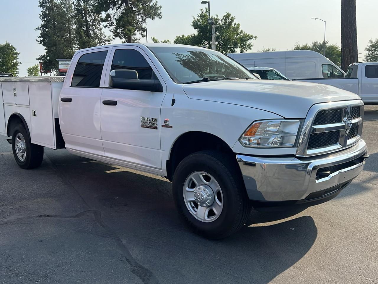 RAM 3500 Tradesman 4x4 Crew Cab 8' Box 2018