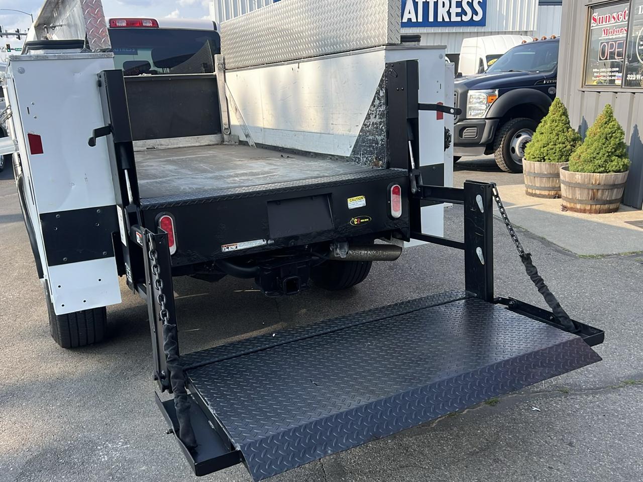RAM 3500 Tradesman 4x4 Crew Cab 8' Box 2018