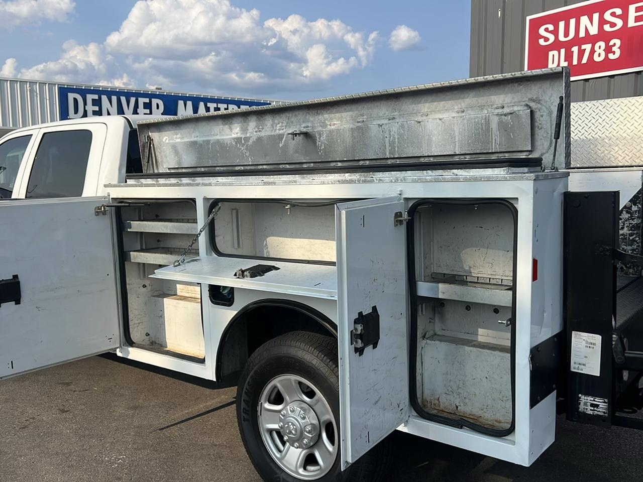 RAM 3500 Tradesman 4x4 Crew Cab 8' Box 2018