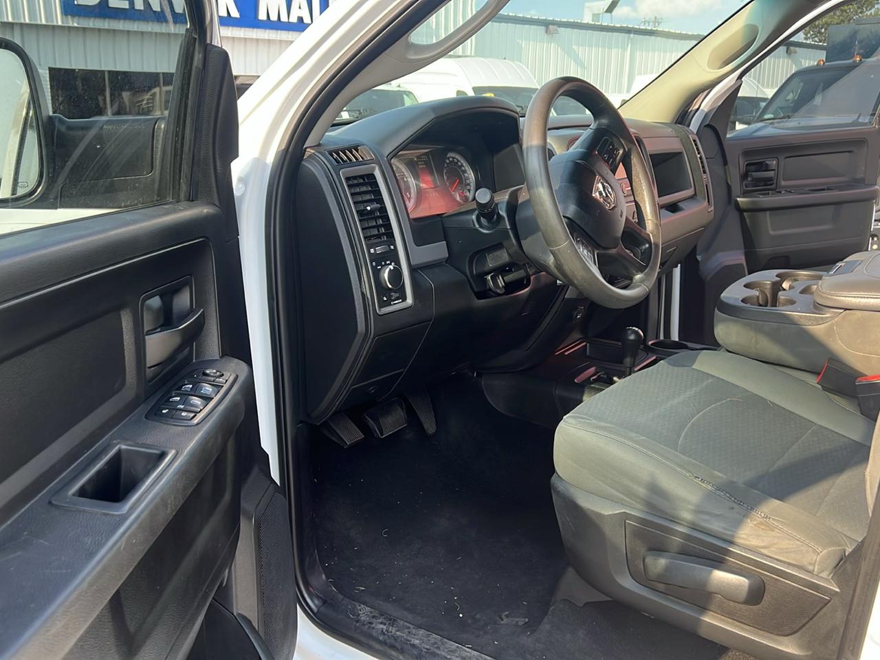 RAM 3500 Tradesman 4x4 Crew Cab 8' Box 2018