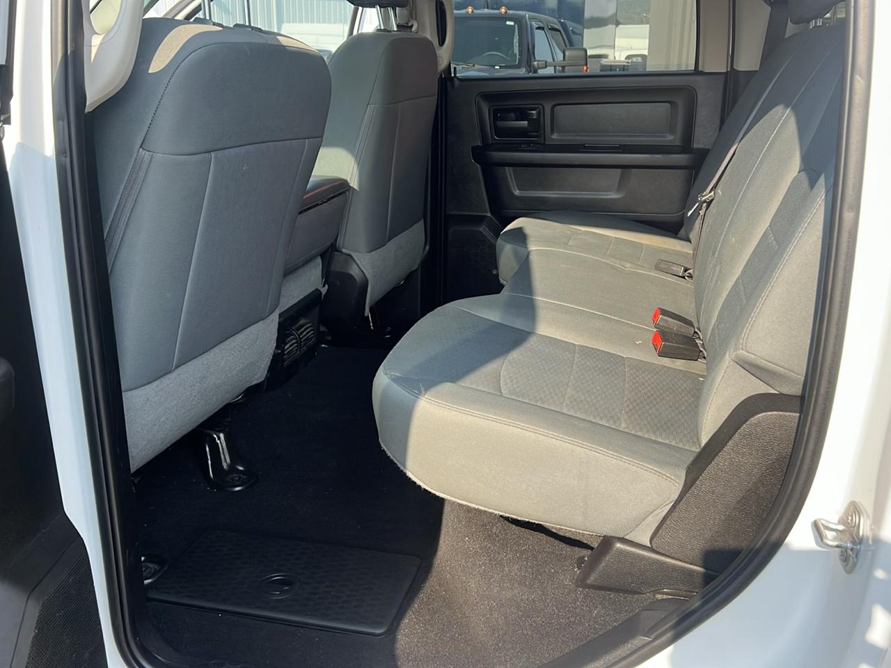 RAM 3500 Tradesman 4x4 Crew Cab 8' Box 2018
