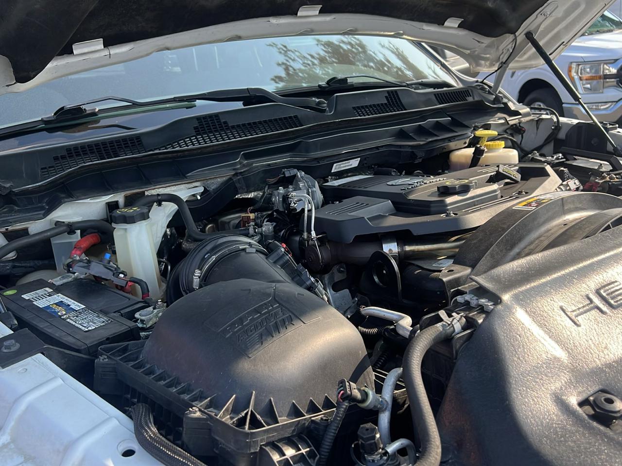 RAM 3500 Tradesman 4x4 Crew Cab 8' Box 2018