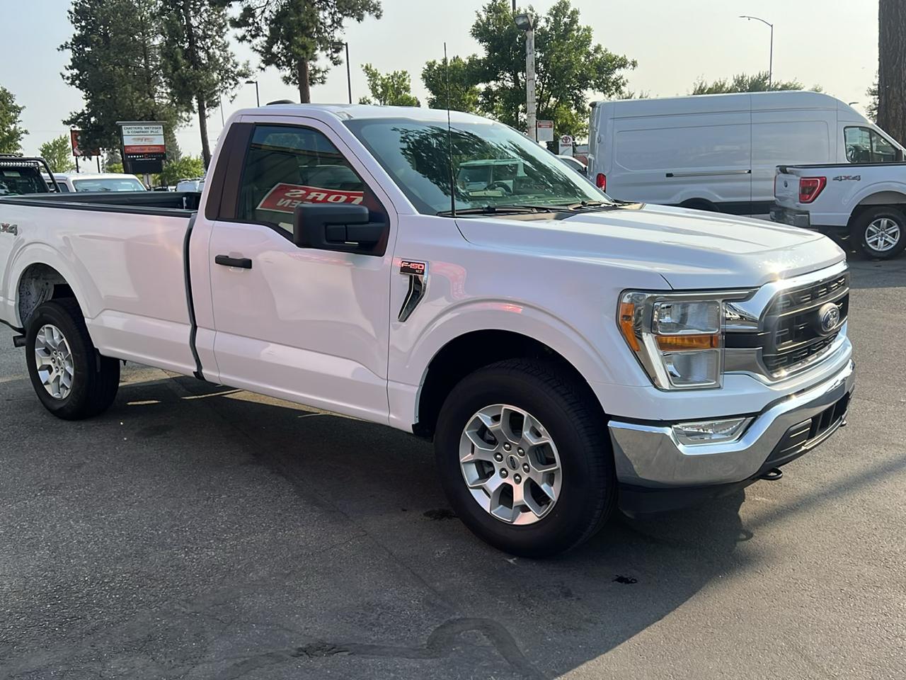 Ford F-150 4WD Reg Cab 141" XLT 2021