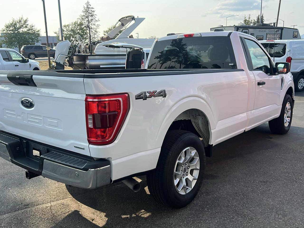 Ford F-150 4WD Reg Cab 141" XLT 2021