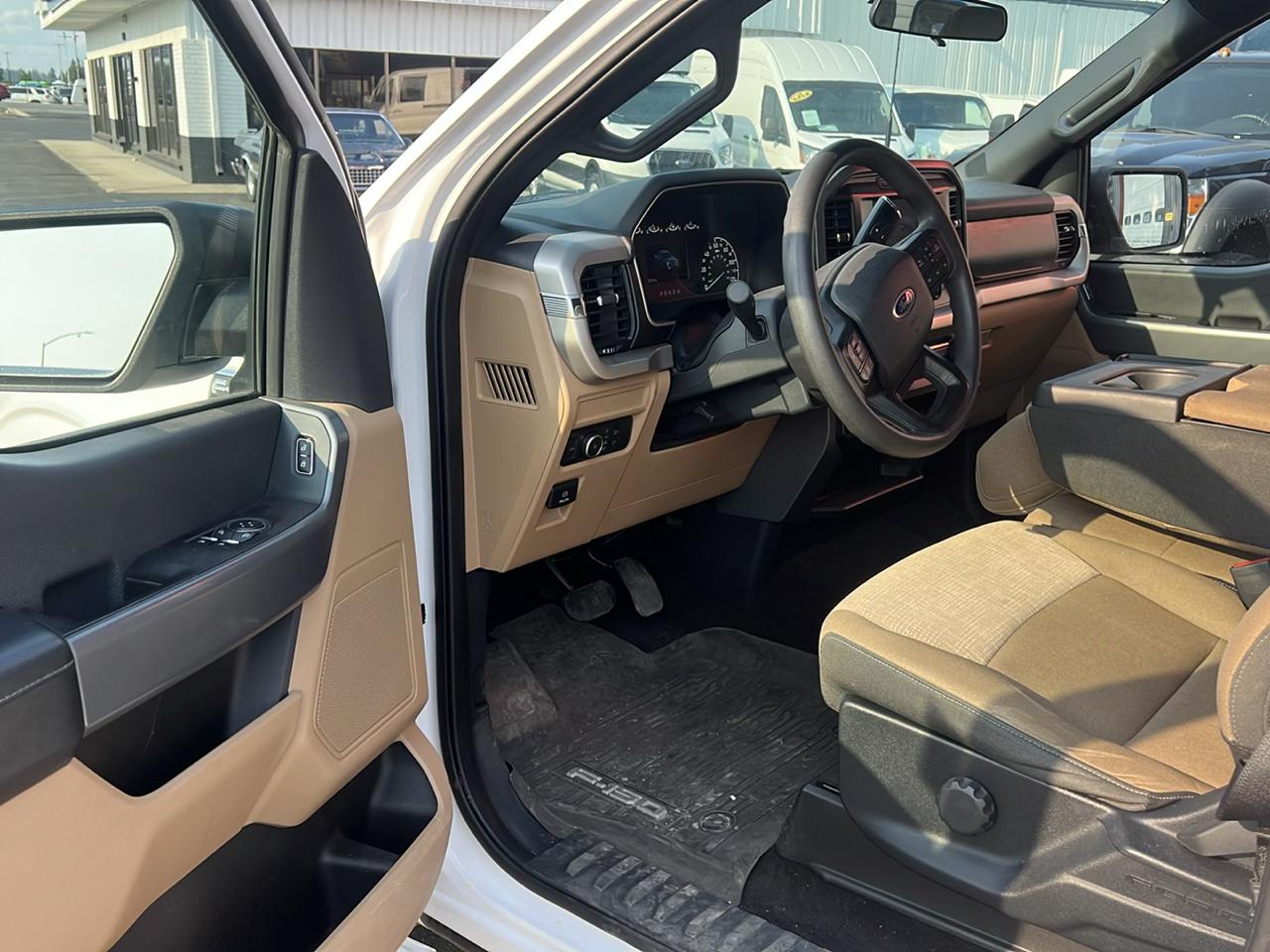 Ford F-150 4WD Reg Cab 141" XLT 2021