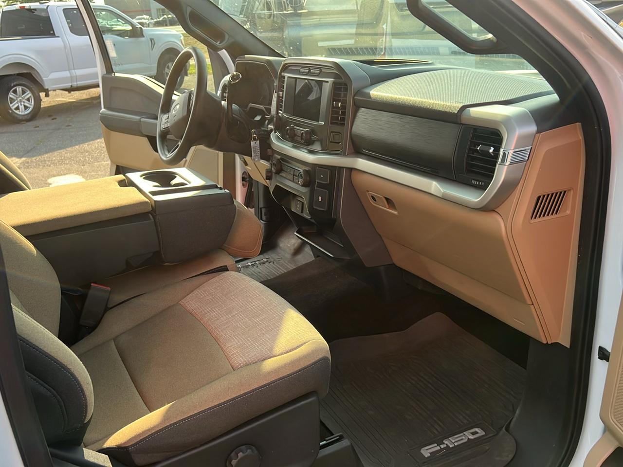 Ford F-150 4WD Reg Cab 141" XLT 2021