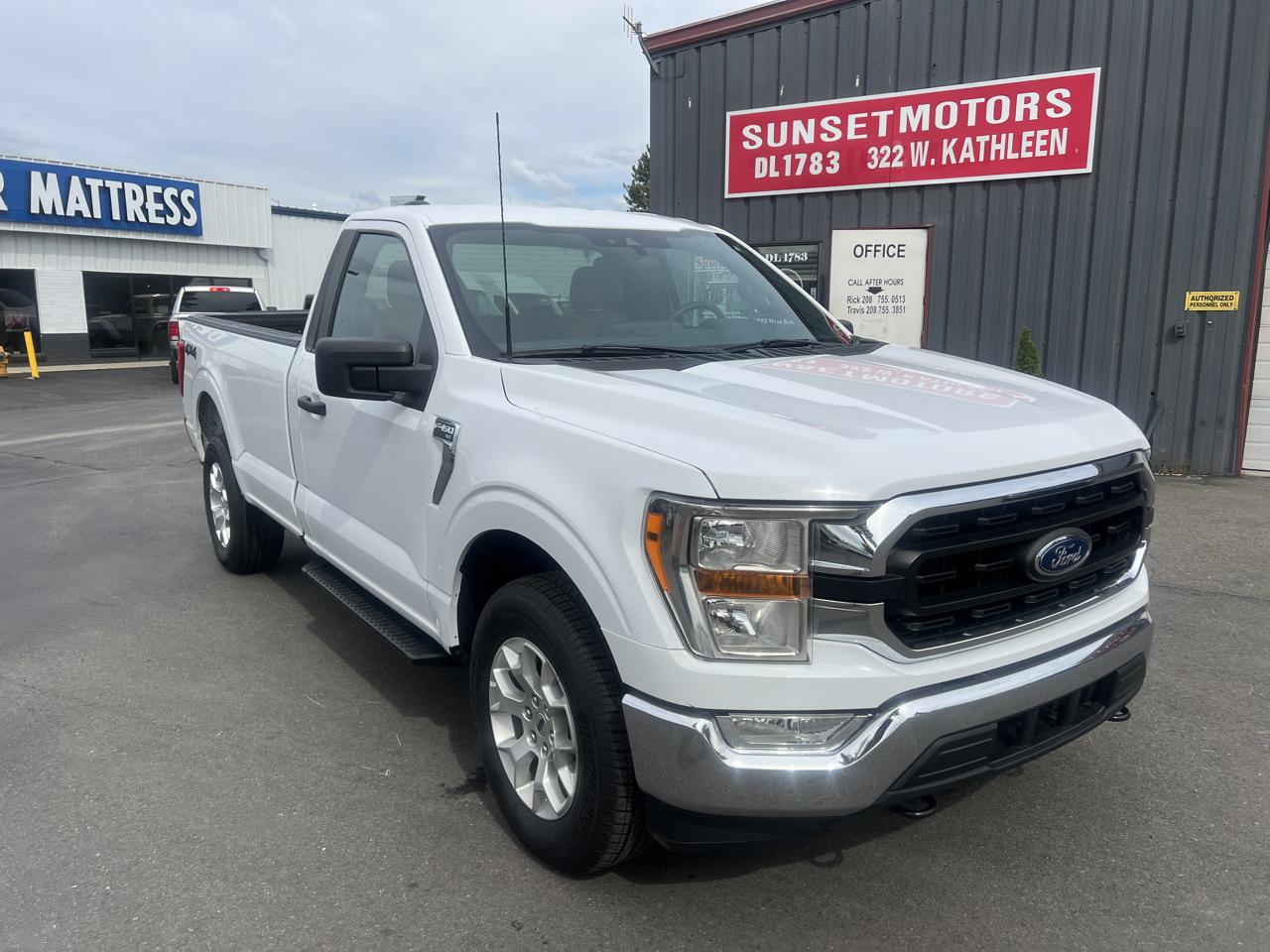 Ford F-150 4WD Reg Cab 141" XLT 2021