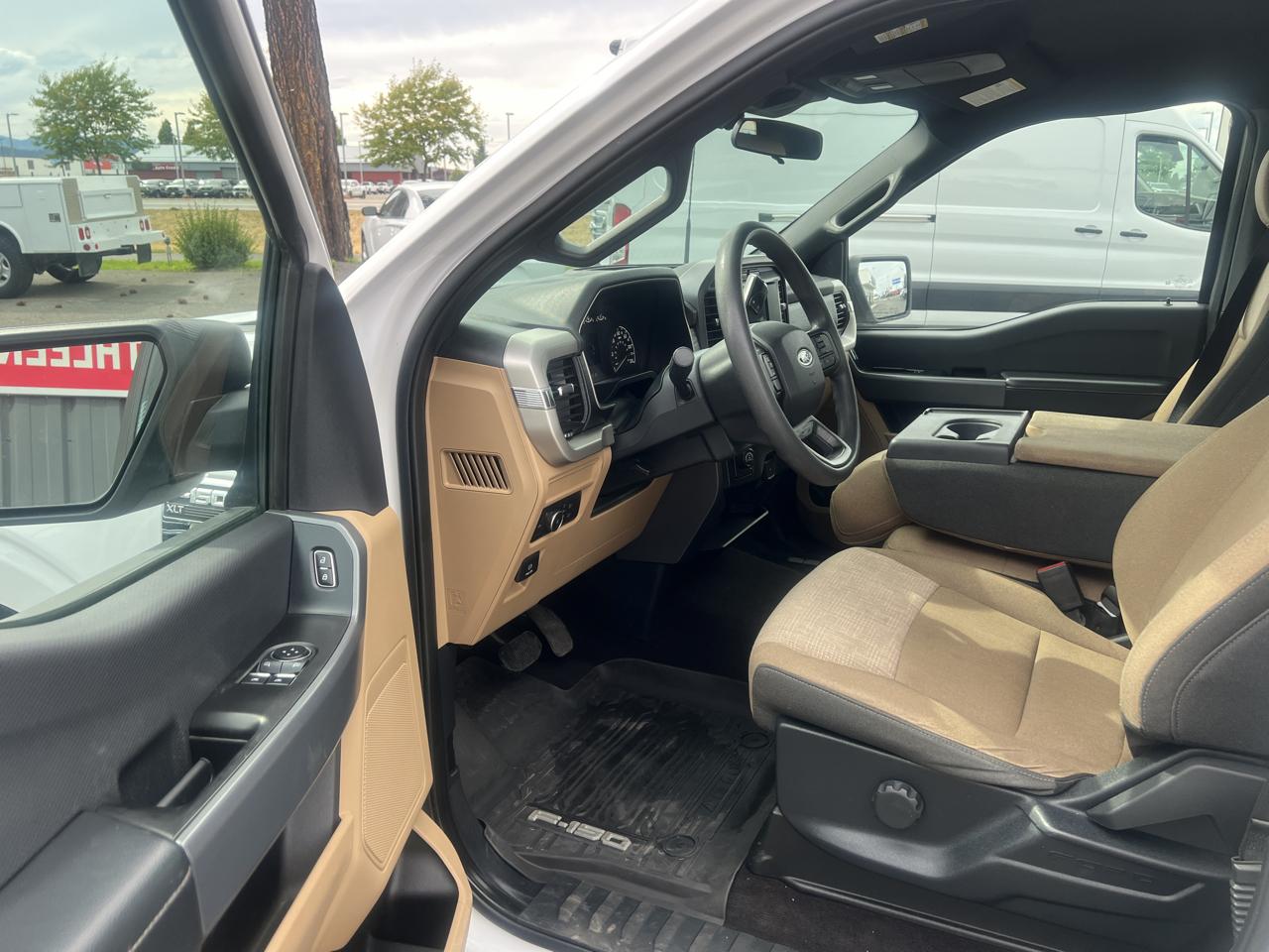 Ford F-150 4WD Reg Cab 141" XLT 2021