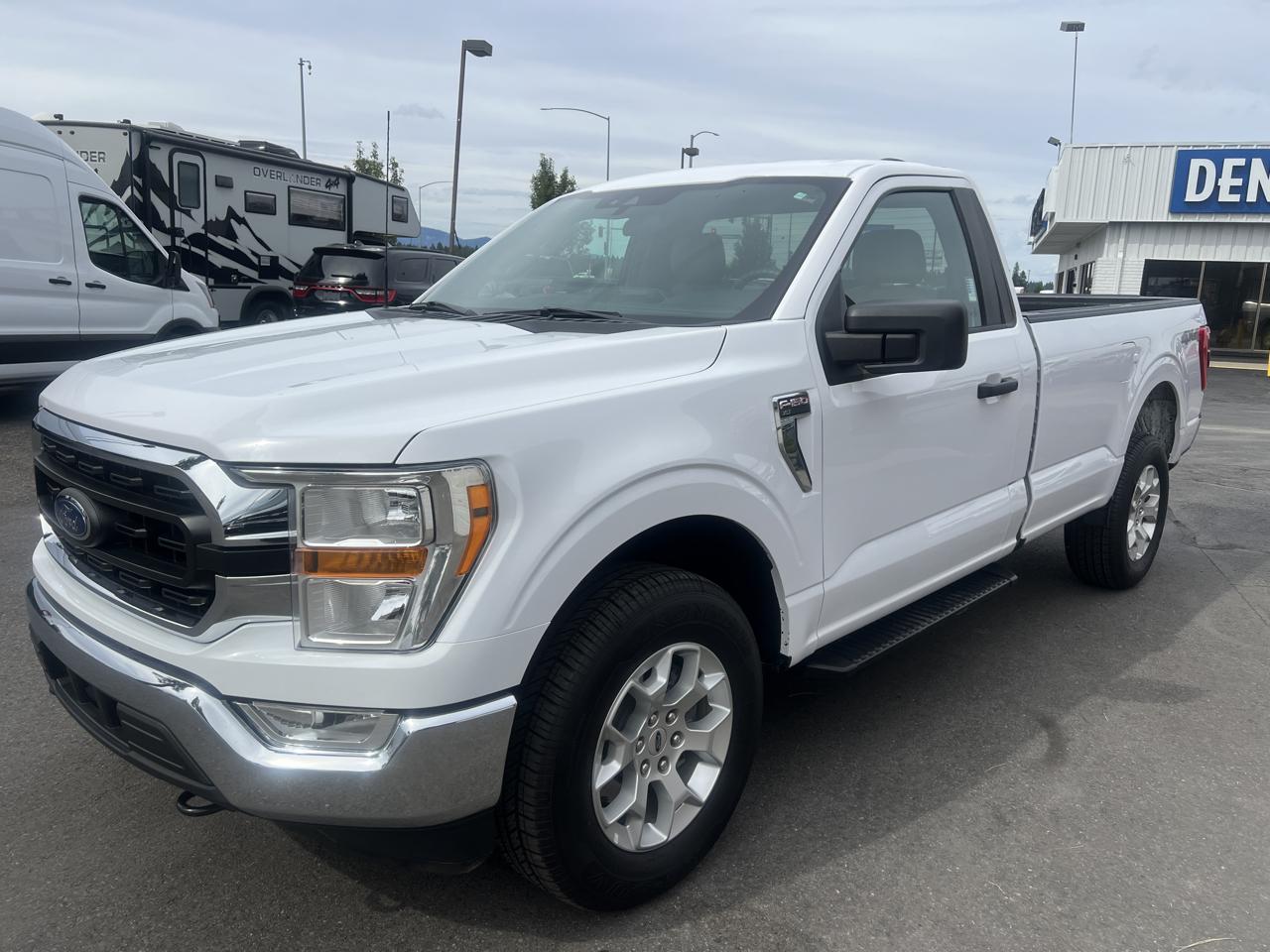 Ford F-150 4WD Reg Cab 141" XLT 2021