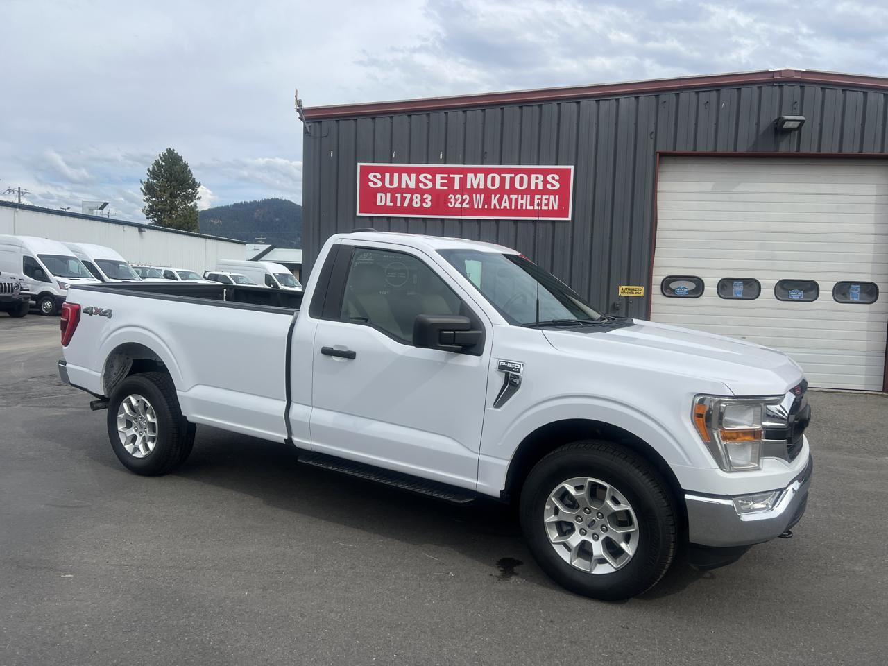 2021 Ford F-150 4WD Reg Cab 141" XLT