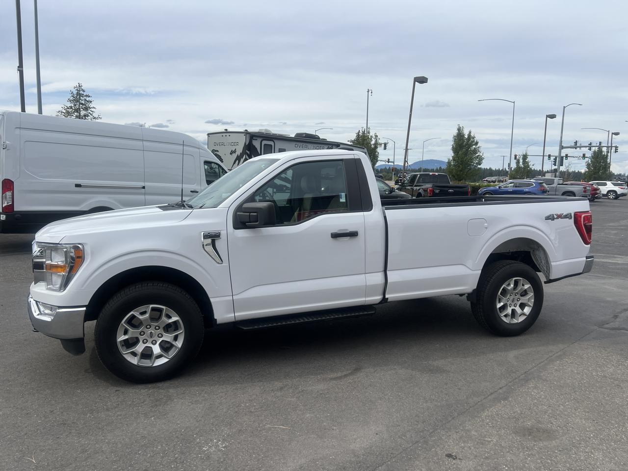 Ford F-150 4WD Reg Cab 141" XLT 2021