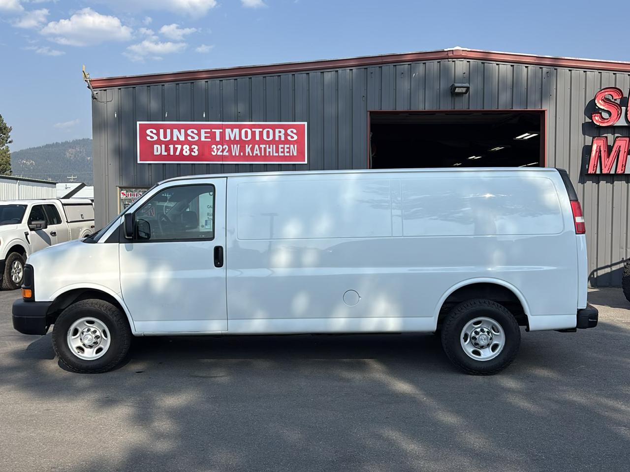 Chevrolet Express Cargo Van RWD 2500 155" 2016