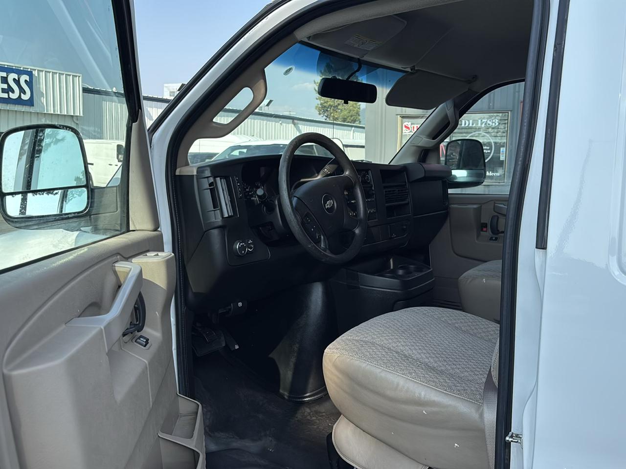 Chevrolet Express Cargo Van RWD 2500 155" 2016