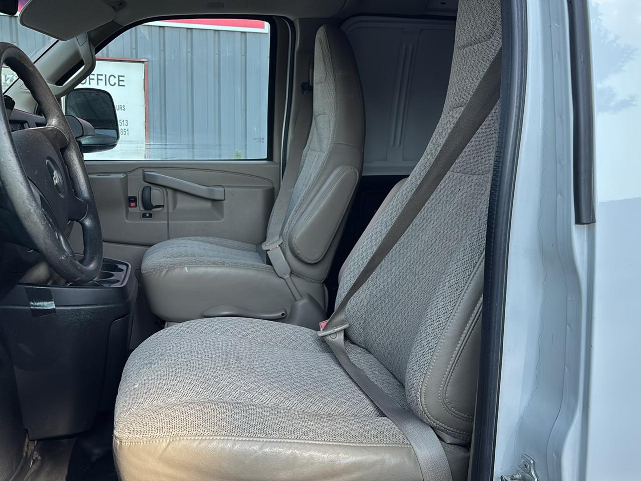 Chevrolet Express Cargo Van RWD 2500 155" 2016