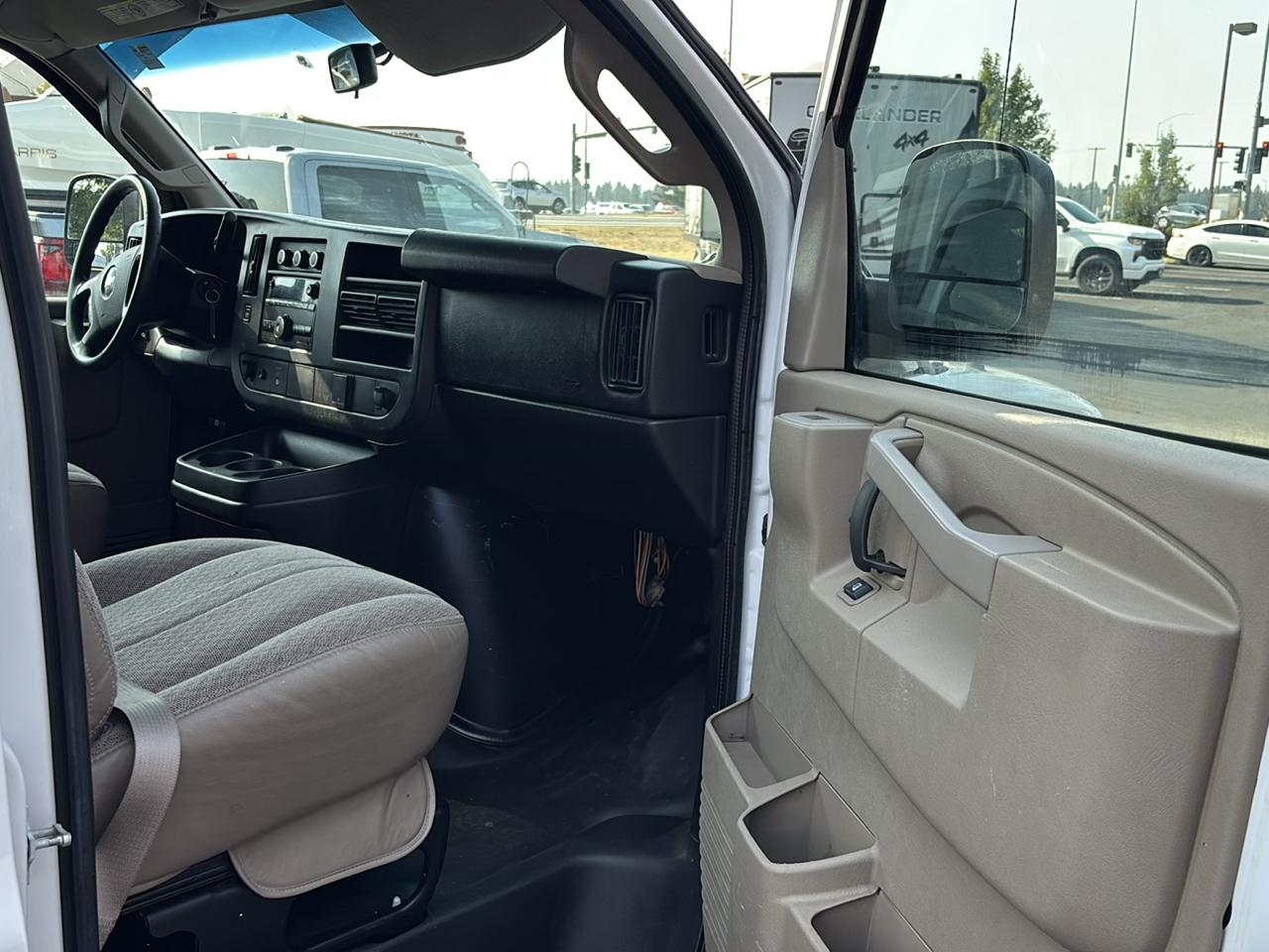 Chevrolet Express Cargo Van RWD 2500 155" 2016