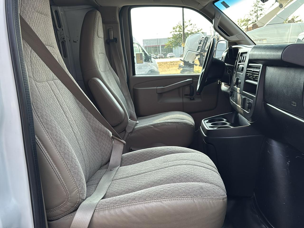 Chevrolet Express Cargo Van RWD 2500 155" 2016