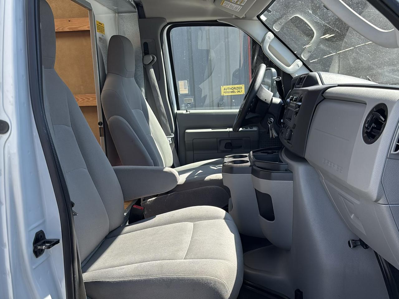 Ford E-Series Cutaway E-450 DRW 158" WB 2025
