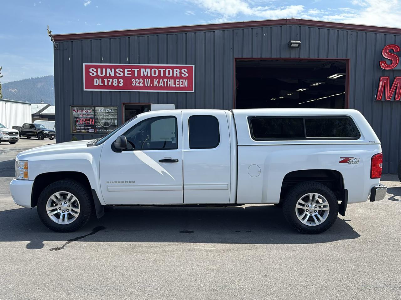 Chevrolet Silverado 1500 4WD Ext Cab 143.5" LT 2011