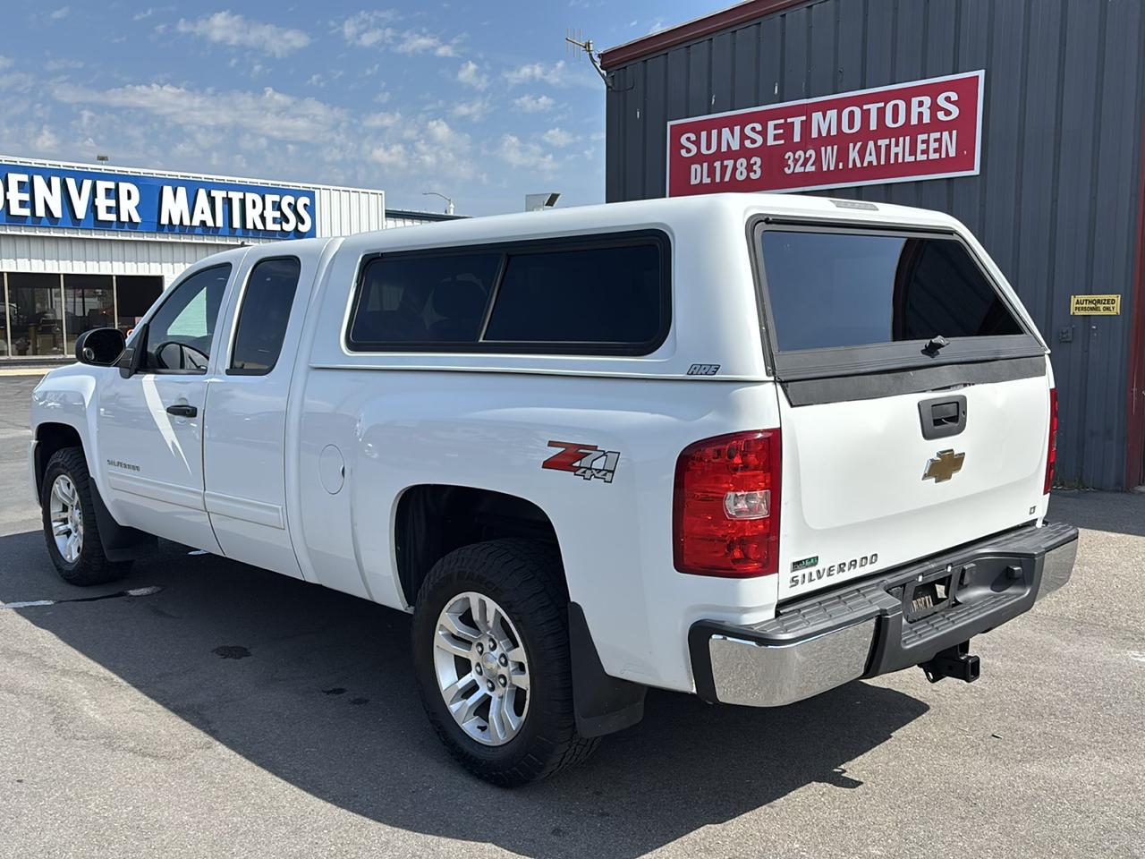 Chevrolet Silverado 1500 4WD Ext Cab 143.5" LT 2011