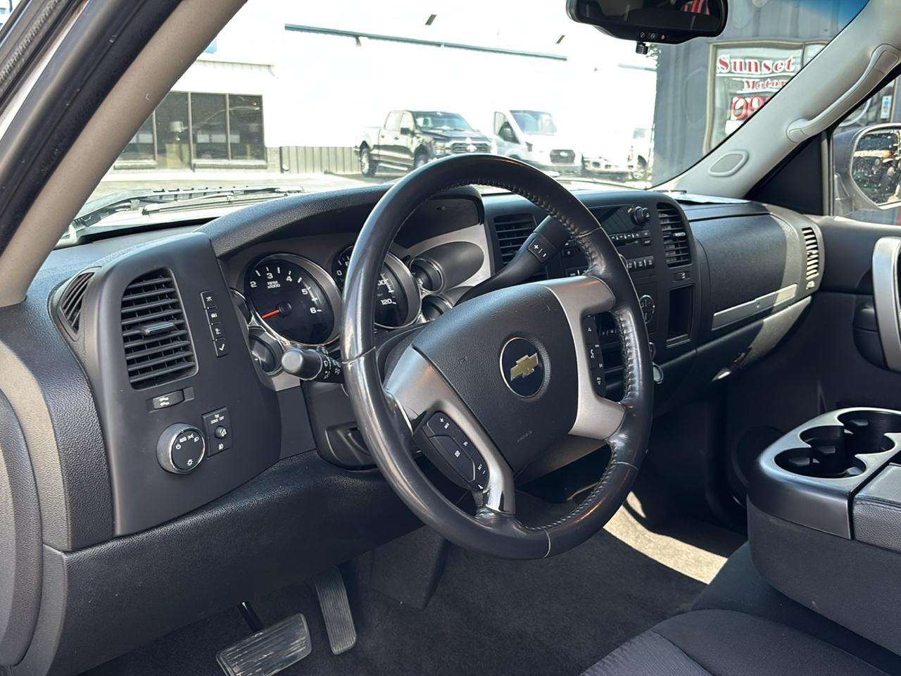 Chevrolet Silverado 1500 4WD Ext Cab 143.5" LT 2011