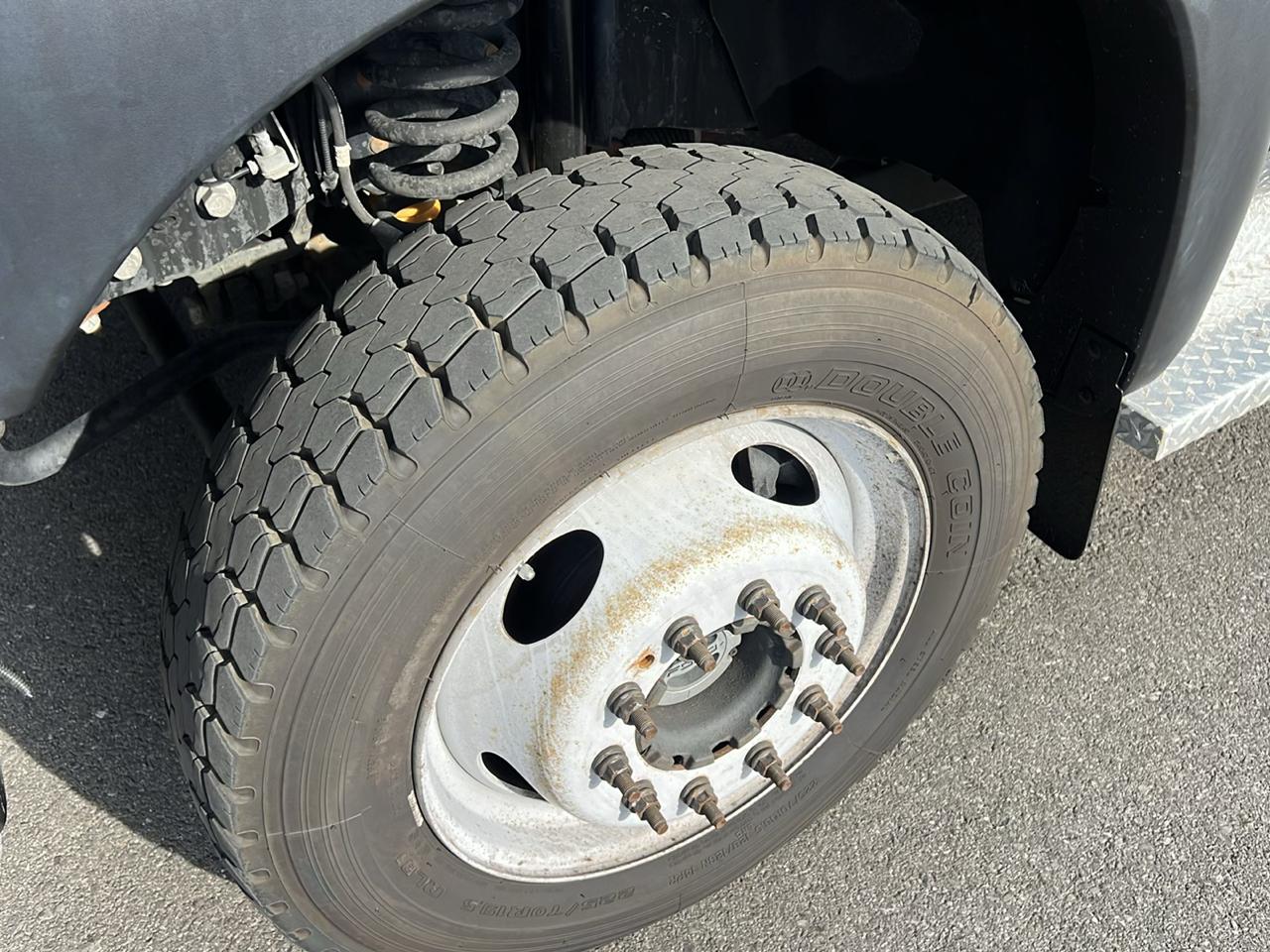 Ford Super Duty F-450 DRW 4WD Crew Cab 176" WB 60" CA Lariat 2013