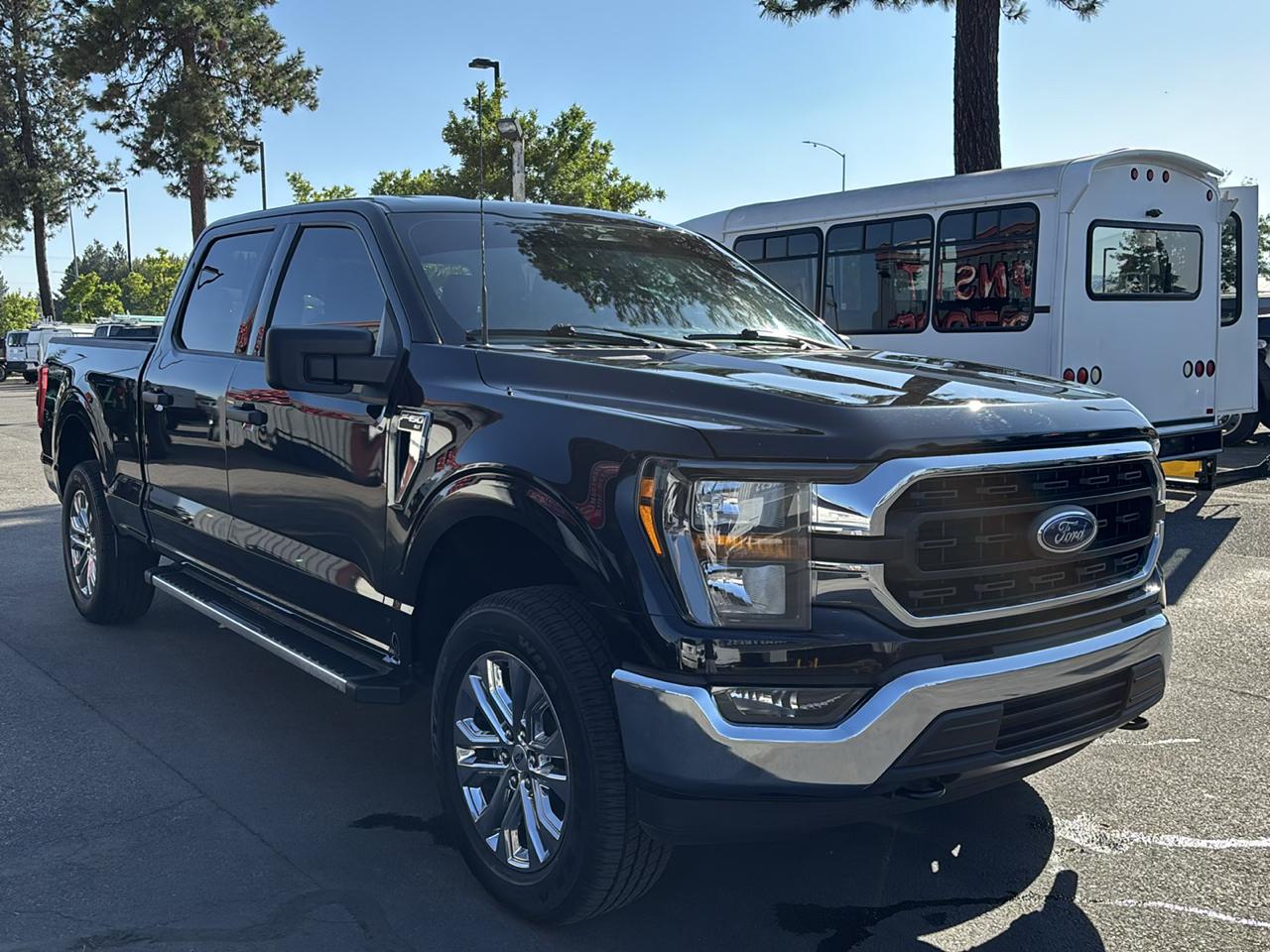 Ford F-150 4WD SuperCrew 157" XLT 2023