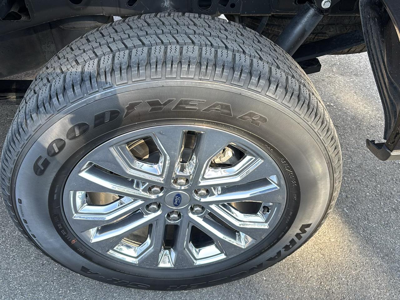 Ford F-150 4WD SuperCrew 157" XLT 2023