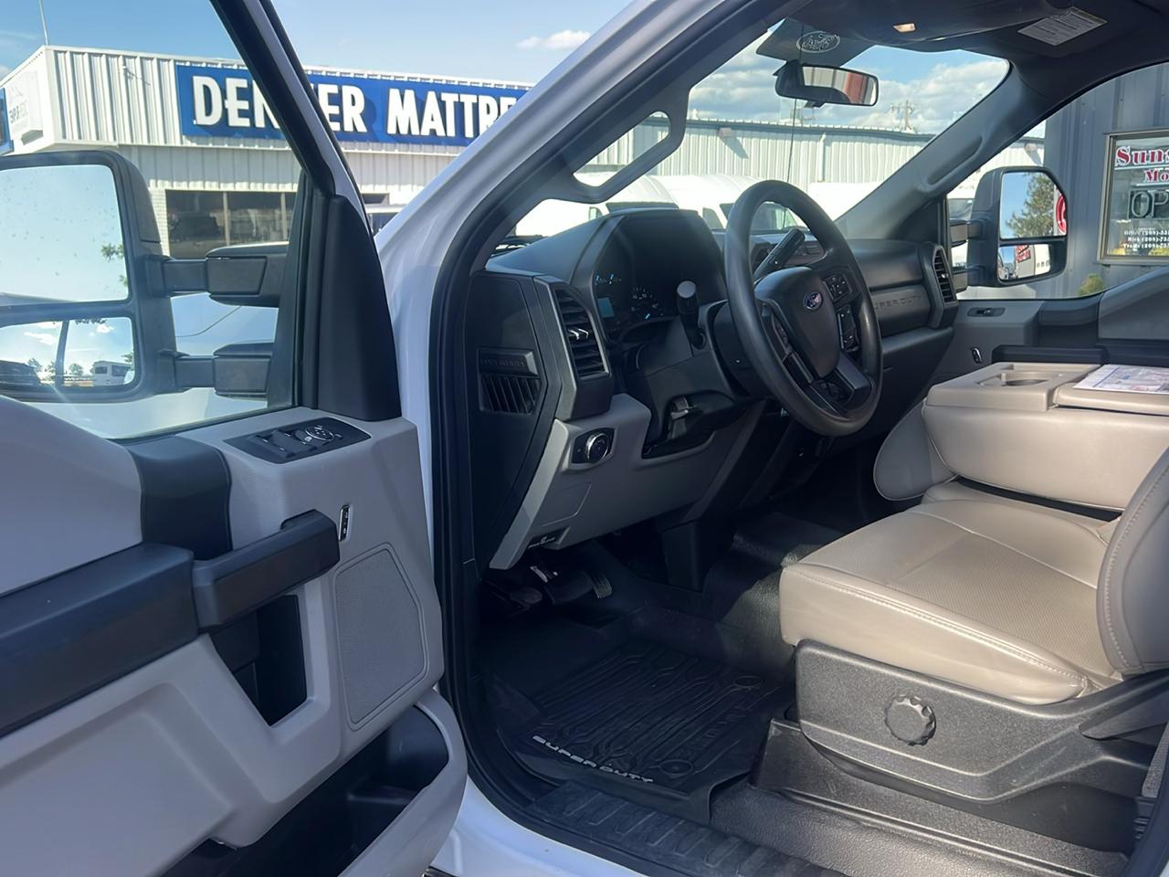 Ford Super Duty F-350 SRW Crew Cab 176" WB 60" CA XL 4WD 2019