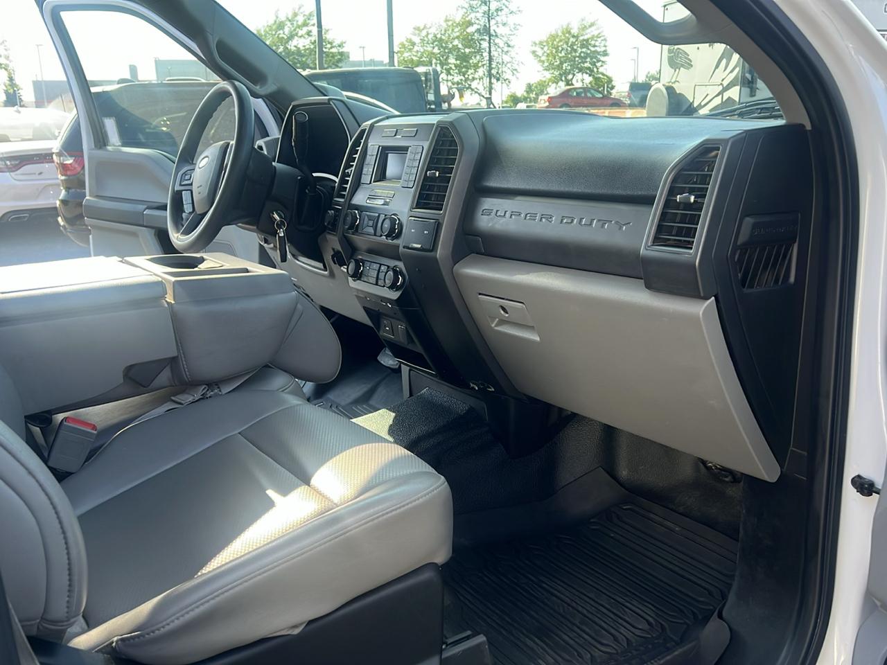 Ford Super Duty F-350 SRW Crew Cab 176" WB 60" CA XL 4WD 2019