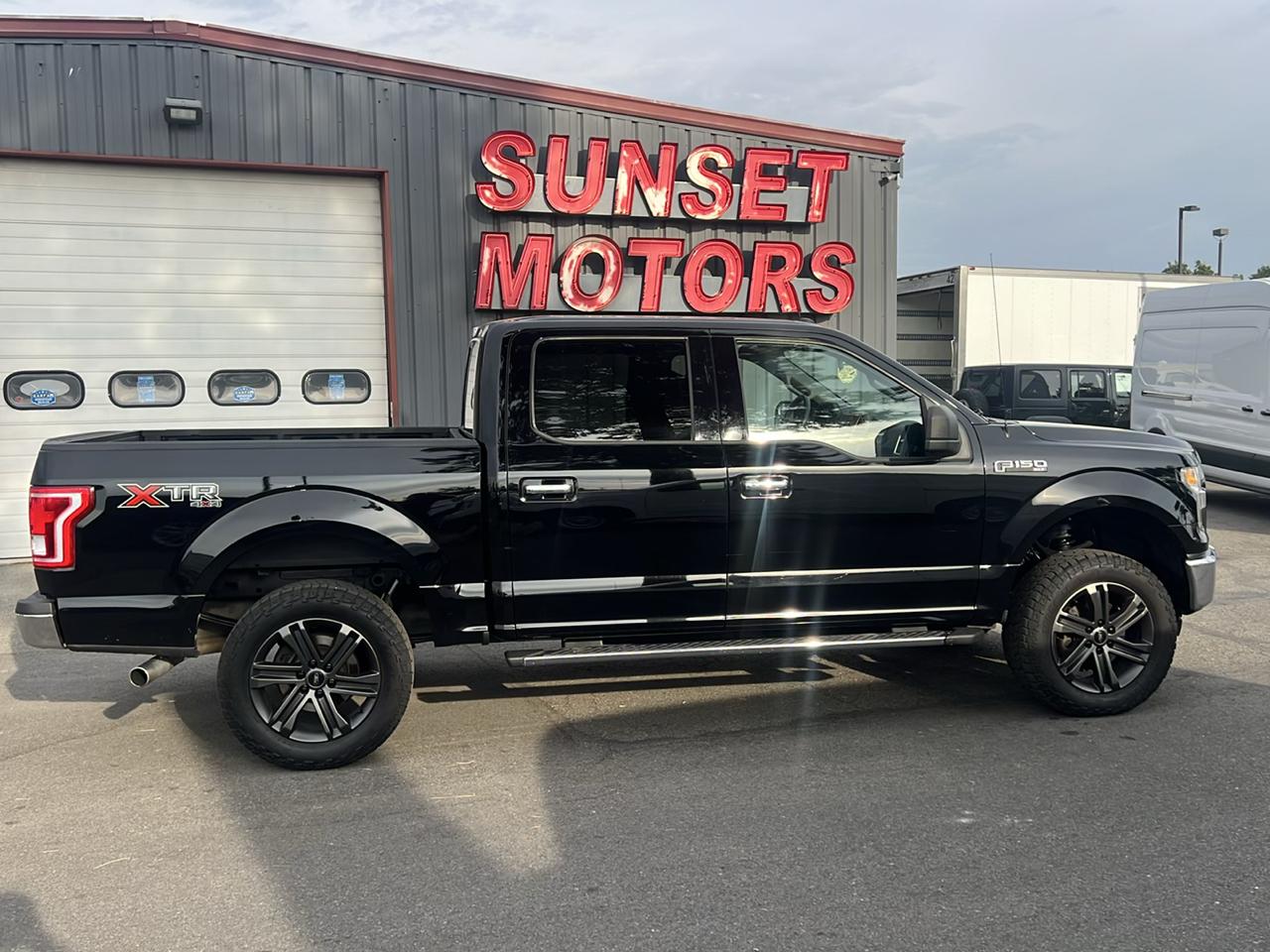Ford F-150 4WD SuperCrew 145" XLT 2016