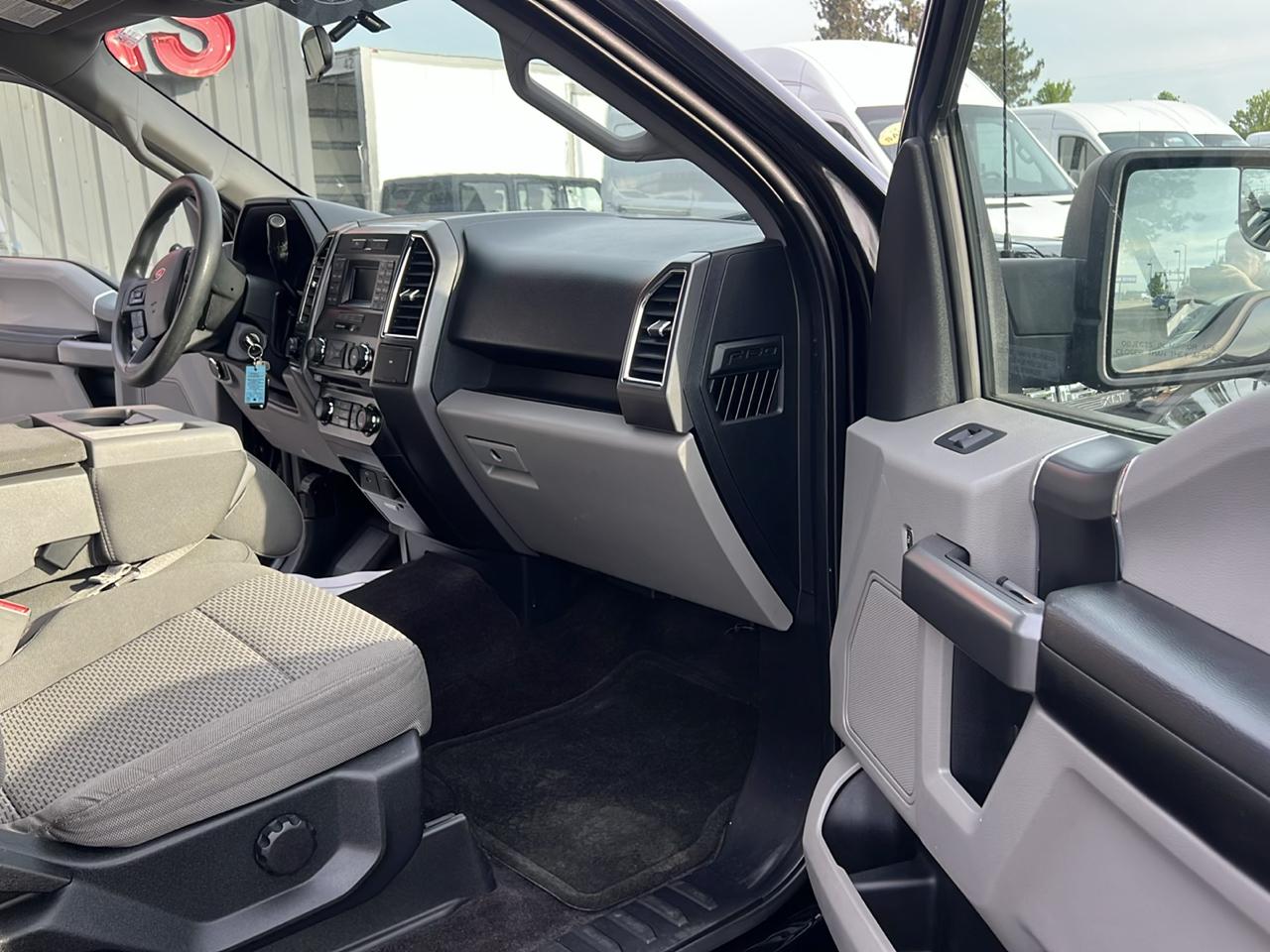 Ford F-150 4WD SuperCrew 145" XLT 2016