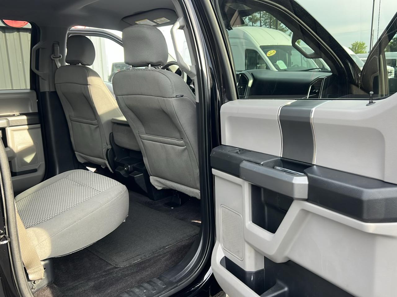 Ford F-150 4WD SuperCrew 145" XLT 2016