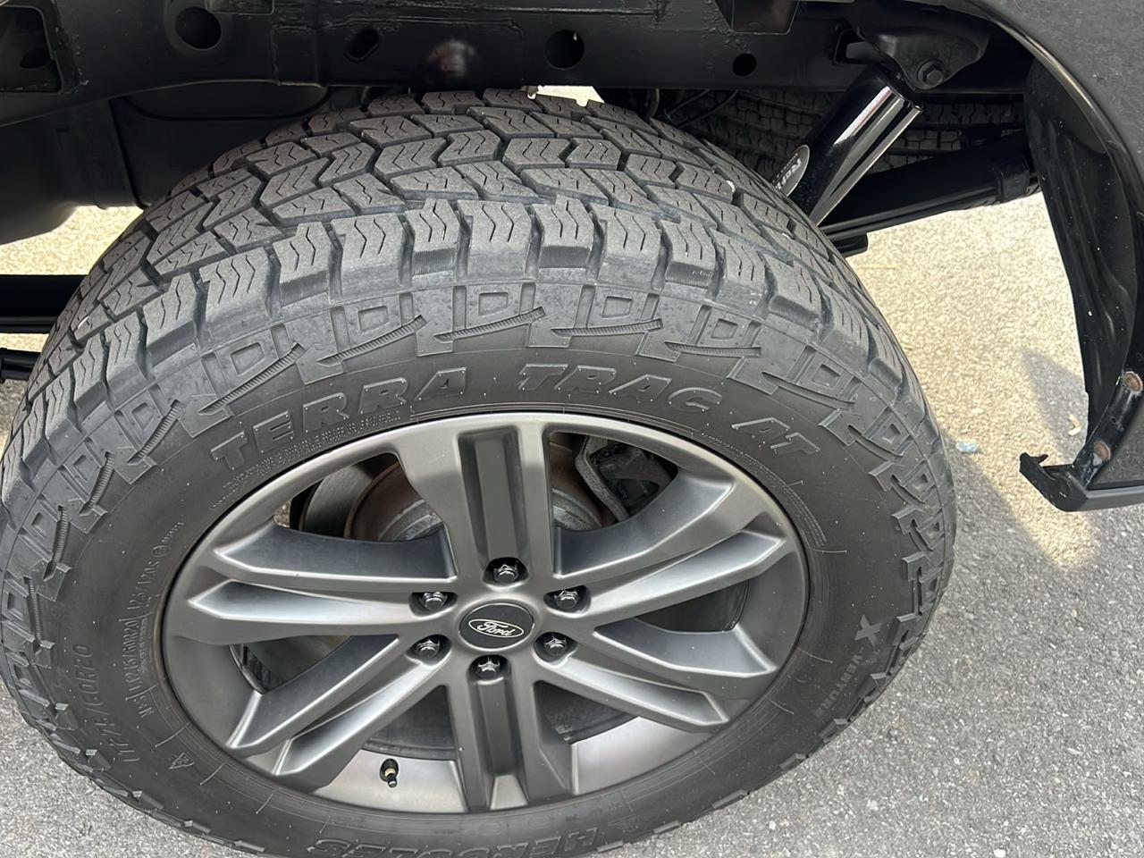 Ford F-150 4WD SuperCrew 145" XLT 2016