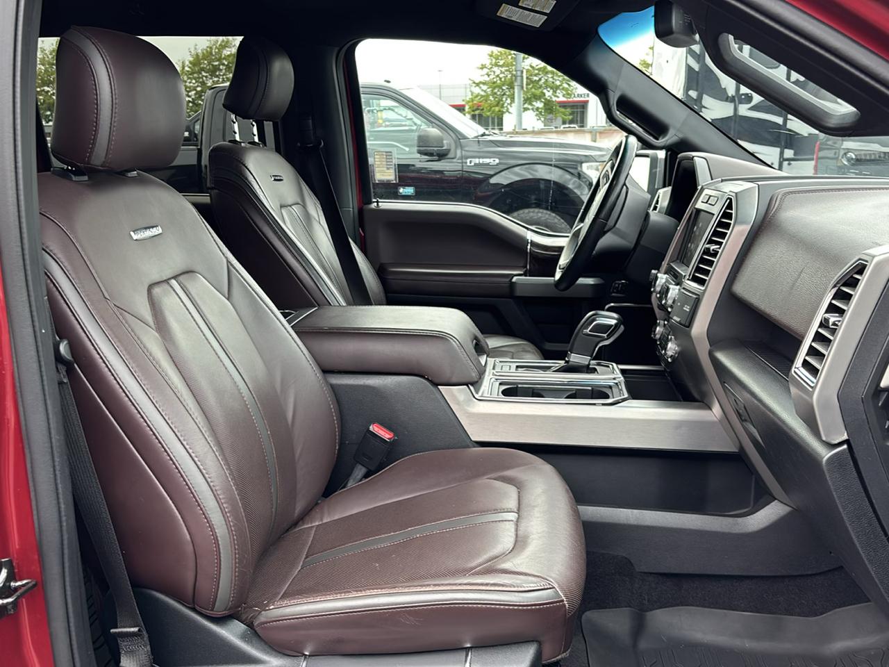Ford F-150 4WD SuperCrew 145" Lariat 2015
