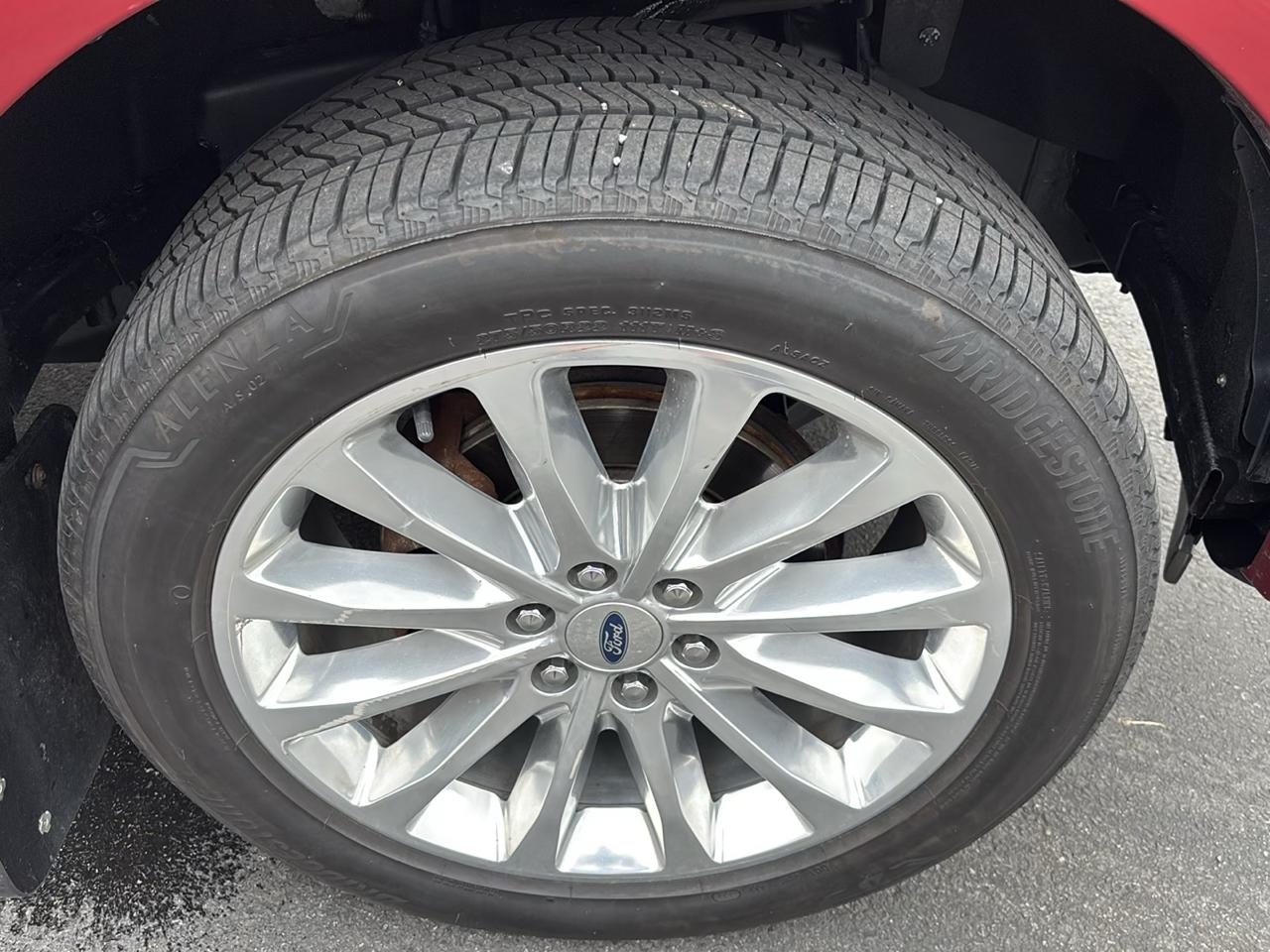 Ford F-150 4WD SuperCrew 145" Lariat 2015