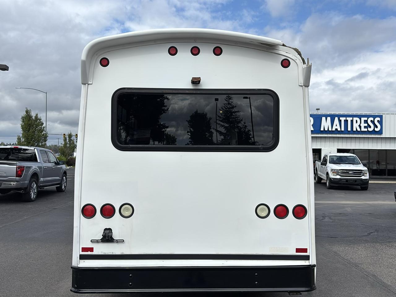 Ford Econoline Commercial Cutaway E-350 Super Duty 138" SRW 2013