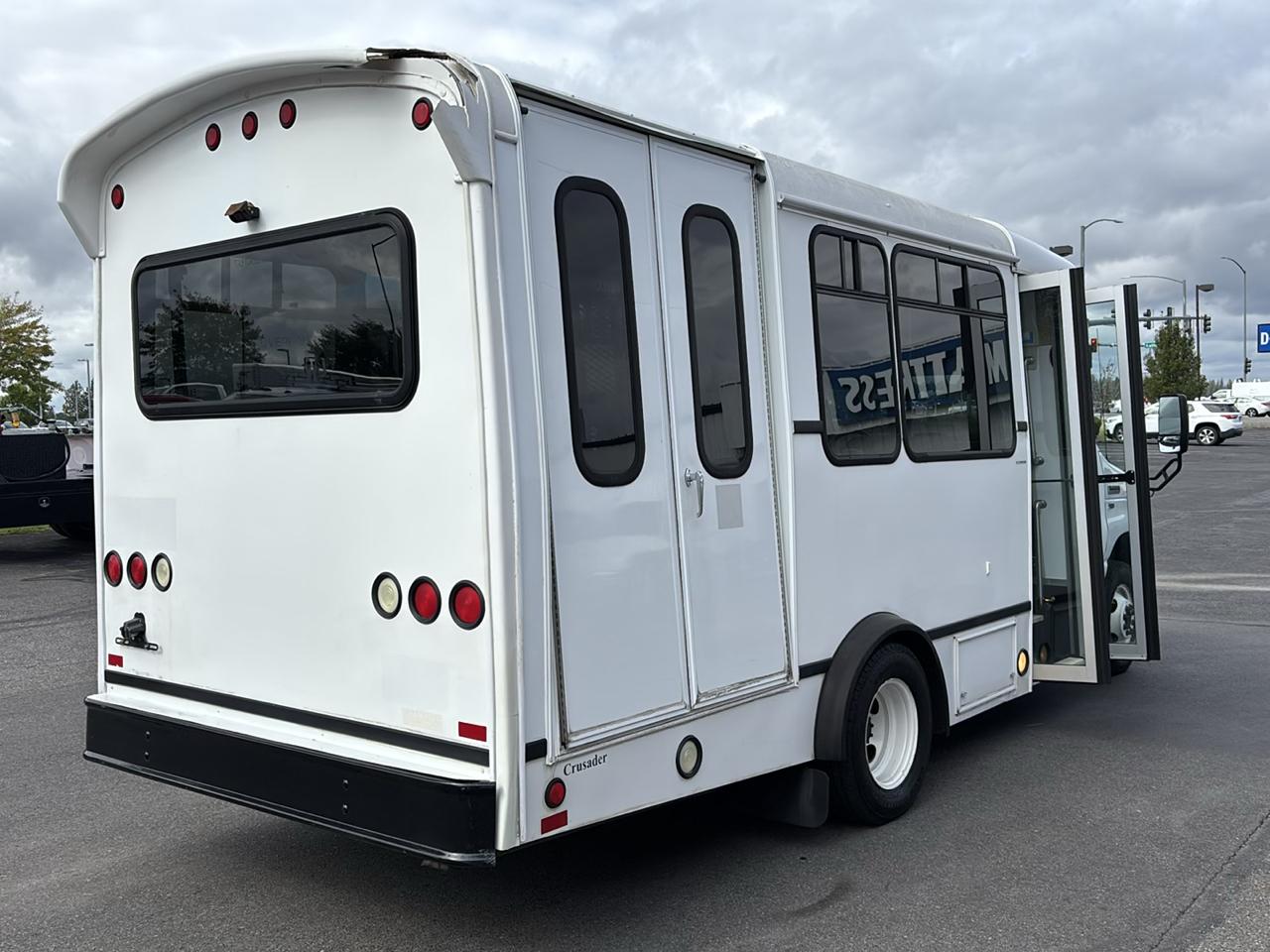 Ford Econoline Commercial Cutaway E-350 Super Duty 138" SRW 2013