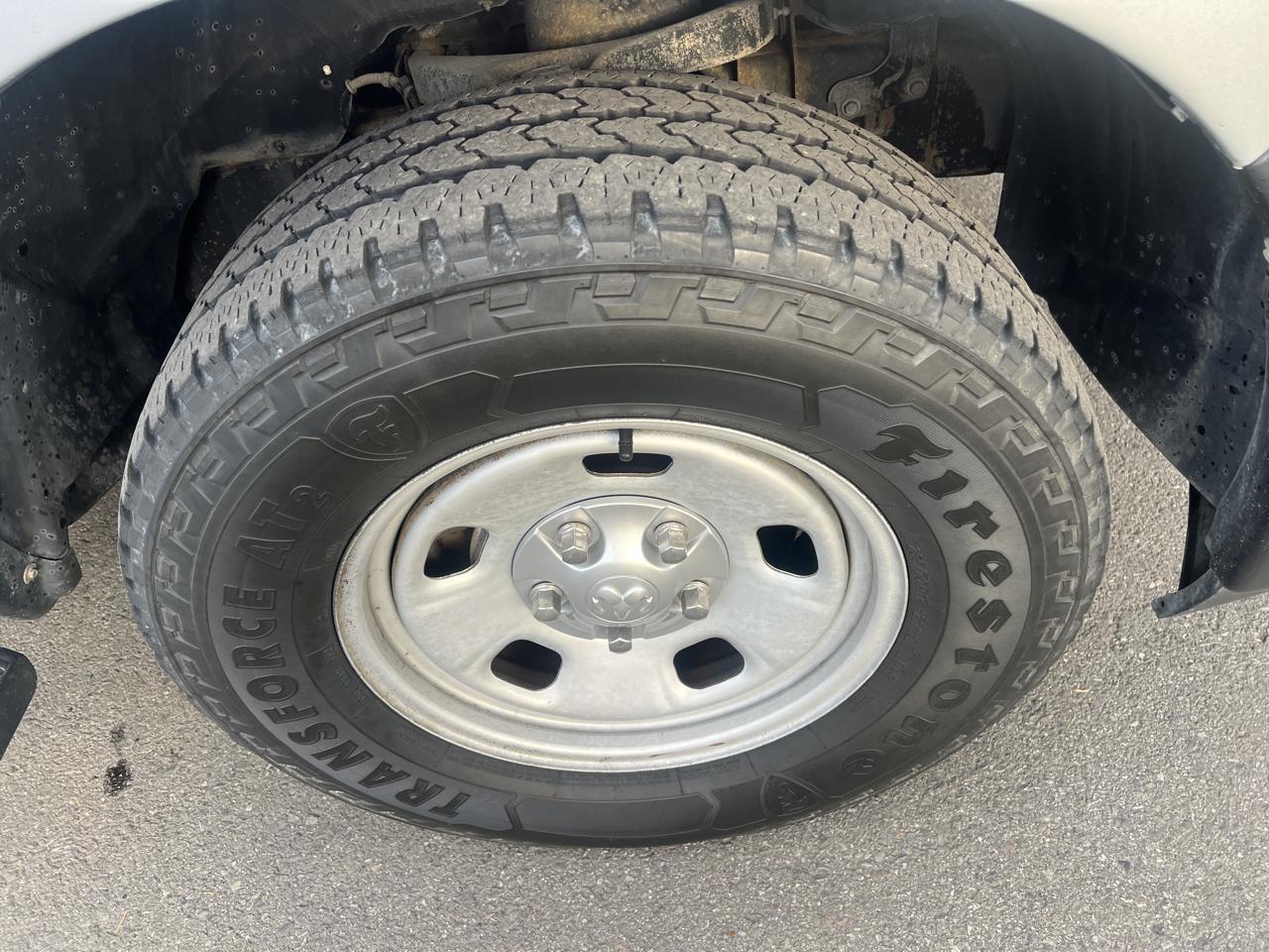 RAM 1500 4WD Quad Cab 140.5" Tradesman 2015