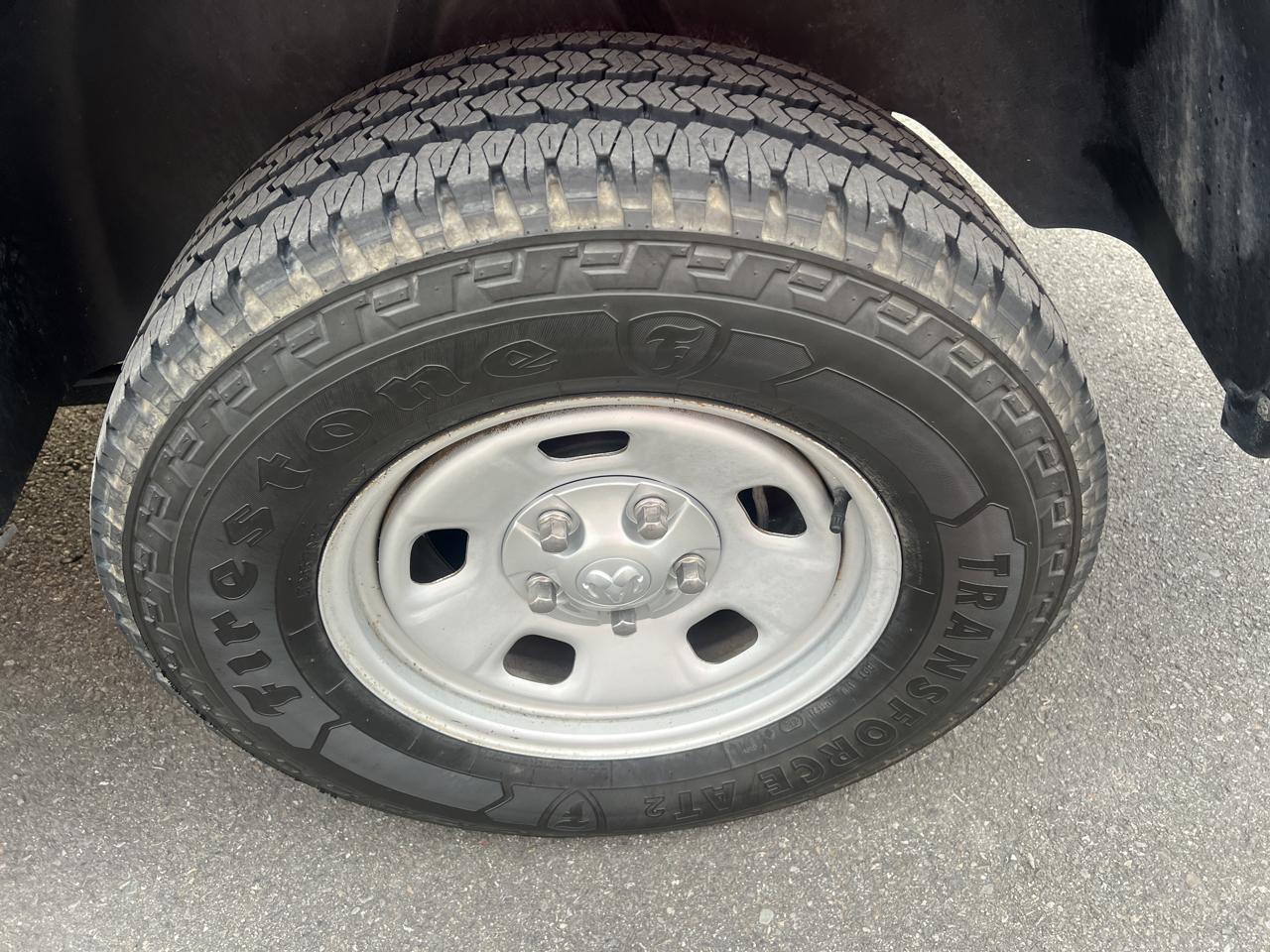 RAM 1500 4WD Quad Cab 140.5" Tradesman 2015