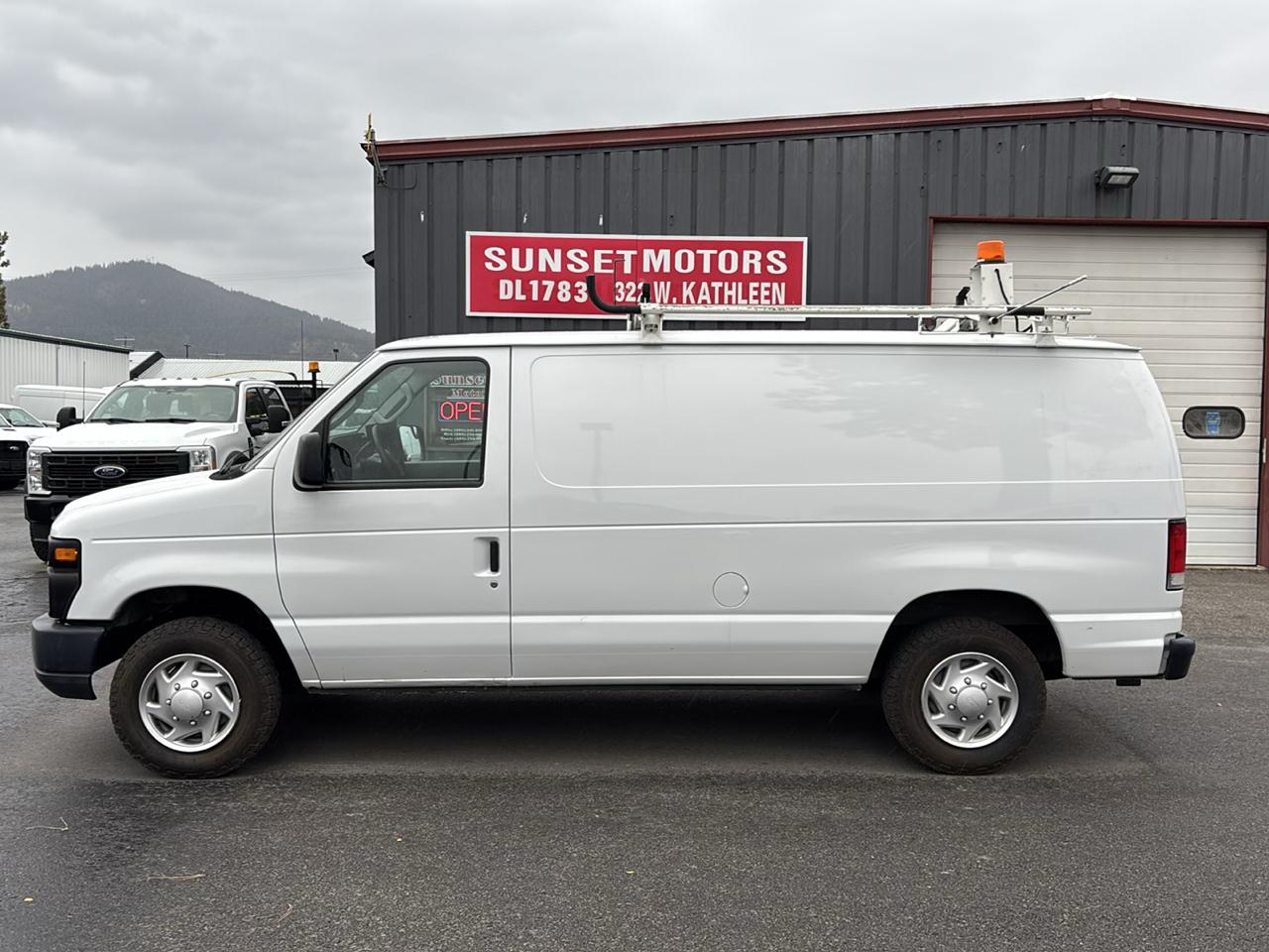 Ford Econoline Cargo Van E-150 Commercial 2014