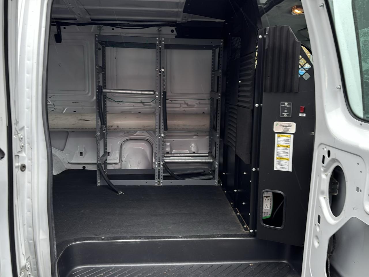 Ford Econoline Cargo Van E-150 Commercial 2014